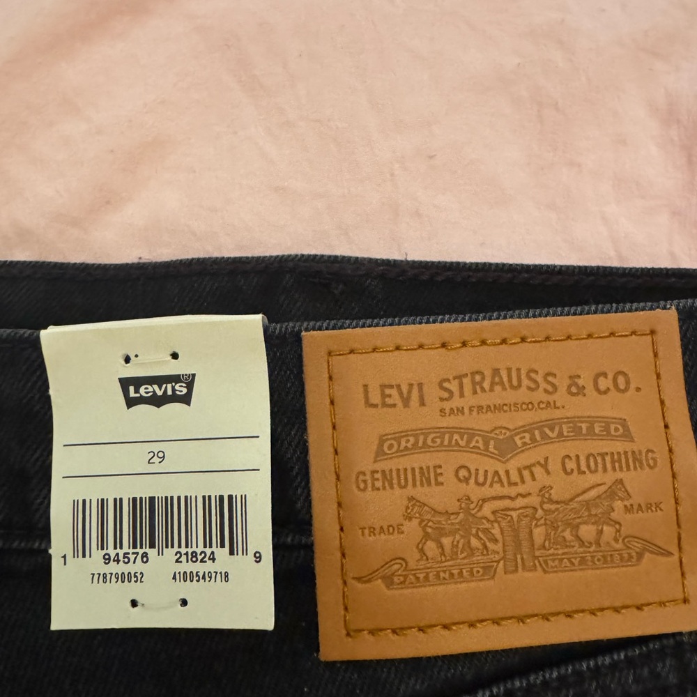 Levi’s Ribcage Shorts